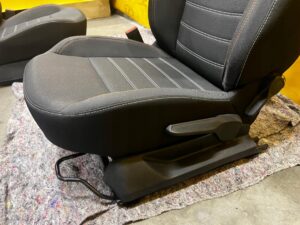 KOMPLET FOTELE FOTEL PRZÓD DACIA SANDERO III 3 STEPWAY 2023R AIRBAG EU