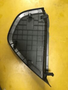 LEWA ZAŚLEPKA BOCZEK DESKI KONSOLI INFINITI Q30