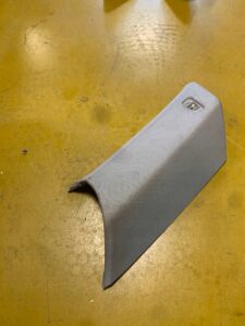 PRAWA OSŁONA TAPICERKA POSZYCIE SŁUPKA TYŁ BMW F11