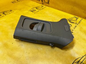 POSZYCIE OSŁONA SŁUPKA ŚRODKOWEGO B PRAWY PORSCHE PANAMERA 970 I LIFT