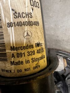 NOGA AMORTYZATOR ZWROTNICA ZAWIESZENIE PRZÓD PRAWY INFINITI Q30