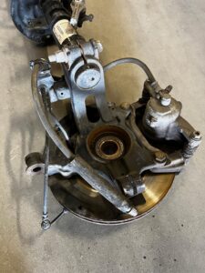 NOGA ZWROTNICA AMORTYZATOR PRZÓD LEWY LEWA RENAULT MEGANE IV