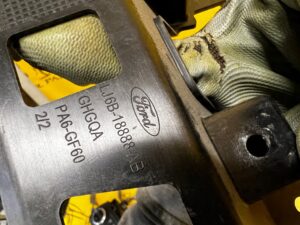 UCHWYT WSPORNIK MOCOWANIE DESKI KONSOLI FORD ESCAPE MK4 USA