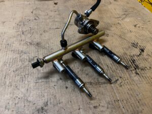 LISTWA WTRYSKOWA WTRYSKIWACZE POMPA CITROEN C3 III PEUGEOT 208 II 1.2 THP