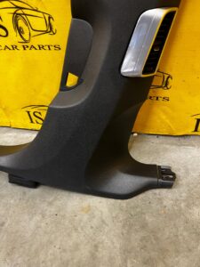 POSZYCIE OSŁONA SŁUPKA ŚRODKOWEGO B PRAWY PORSCHE PANAMERA 970 I LIFT