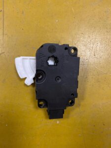 SILNICZEK NAGRZEWNICY MERCEDES W246 INFINITI Q30