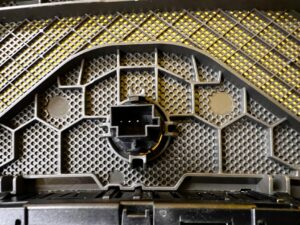 MASKOWNICA KRATKA GÓRNA KONSOLI DESKI WYŚWIETLACZ PDC MERCEDES GL X166