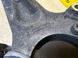 ZWROTNICA PIASTA PRZÓD PRAWY CHEVROLET CORVETTE C5 97-04