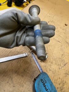 2 X ŚRUBA M16X210 FORD BRONCO 21-