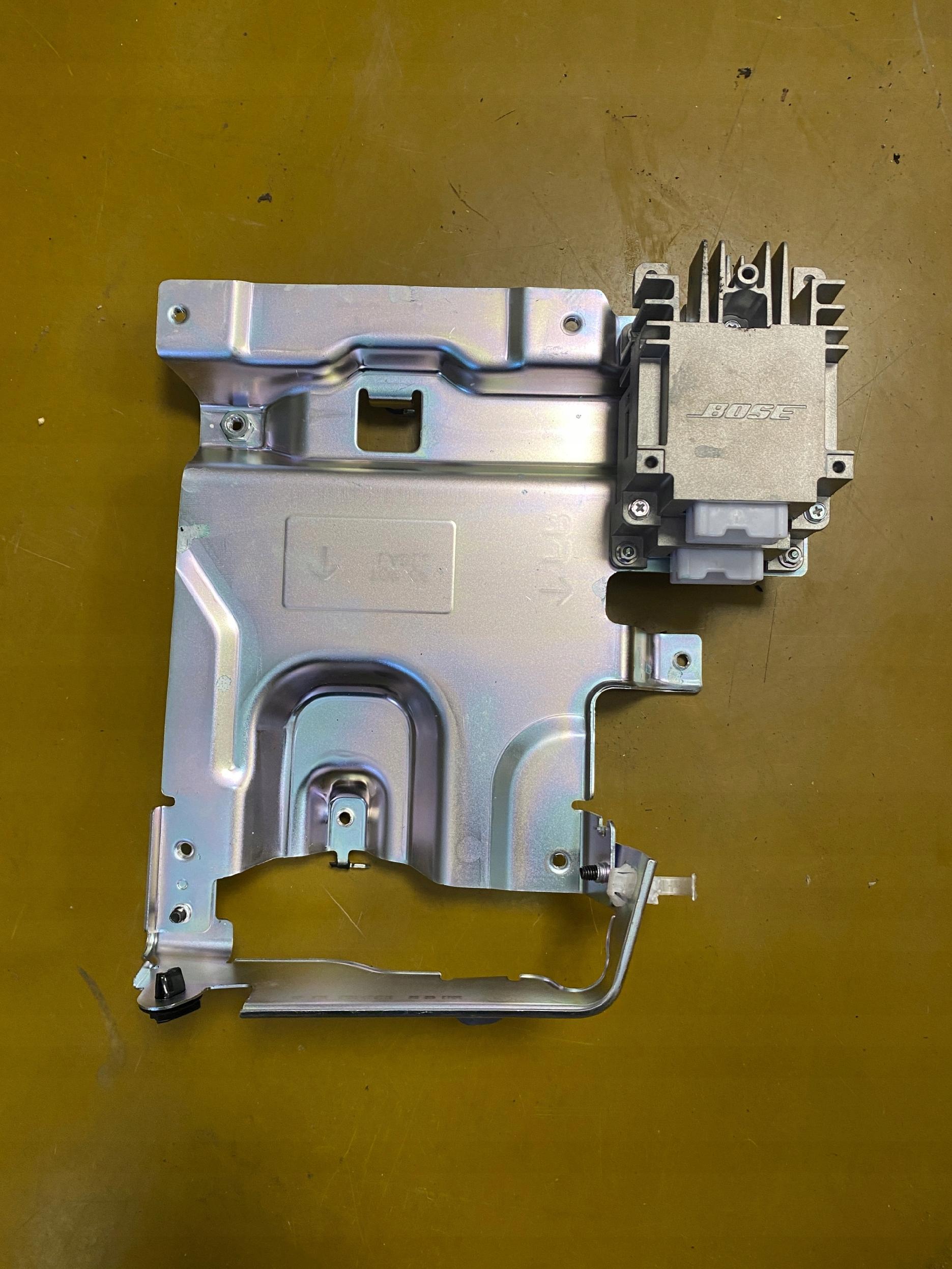 MOCOWANIE WZMACNIACZA STEROWNIK BOSE INFINITI Q70