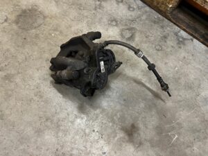 ZACISK HAMULCOWY ELEKTRYCZNY TYŁ LEWY VOLVO XC90 II