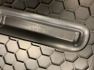 PÓŁKA OSŁONA TUNELU ŚRODKOWEG NISSAN E-NV200 NV200