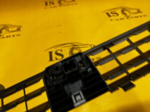 KRATKA NAWIEWU GÓRNA DESKI KONSOLI ŚRODKOWA AUDI SQ7 Q7 4M0