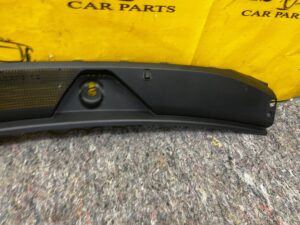 PODSZYBIE GÓRNE OSŁONA WLOTU POWIETRZA FORD BRONCO 21-