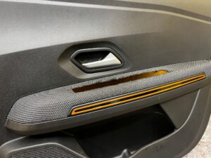 BOCZEK TAPICERKA DRZWI PRAWY PRZÓD DACIA SANDERO STEPWAY III EU