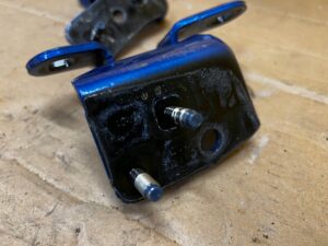 KPL ZAWIASY DRZWI TYŁ PRAWY FORD BRONCO 21- VELOCITY BLUE PEARL METALIC