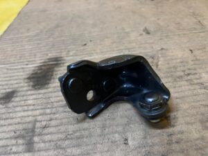 ZAWIAS DRZWI TYŁ PRAWY DOLNY FORD EXPLORER VI CARBONIZED GRAY