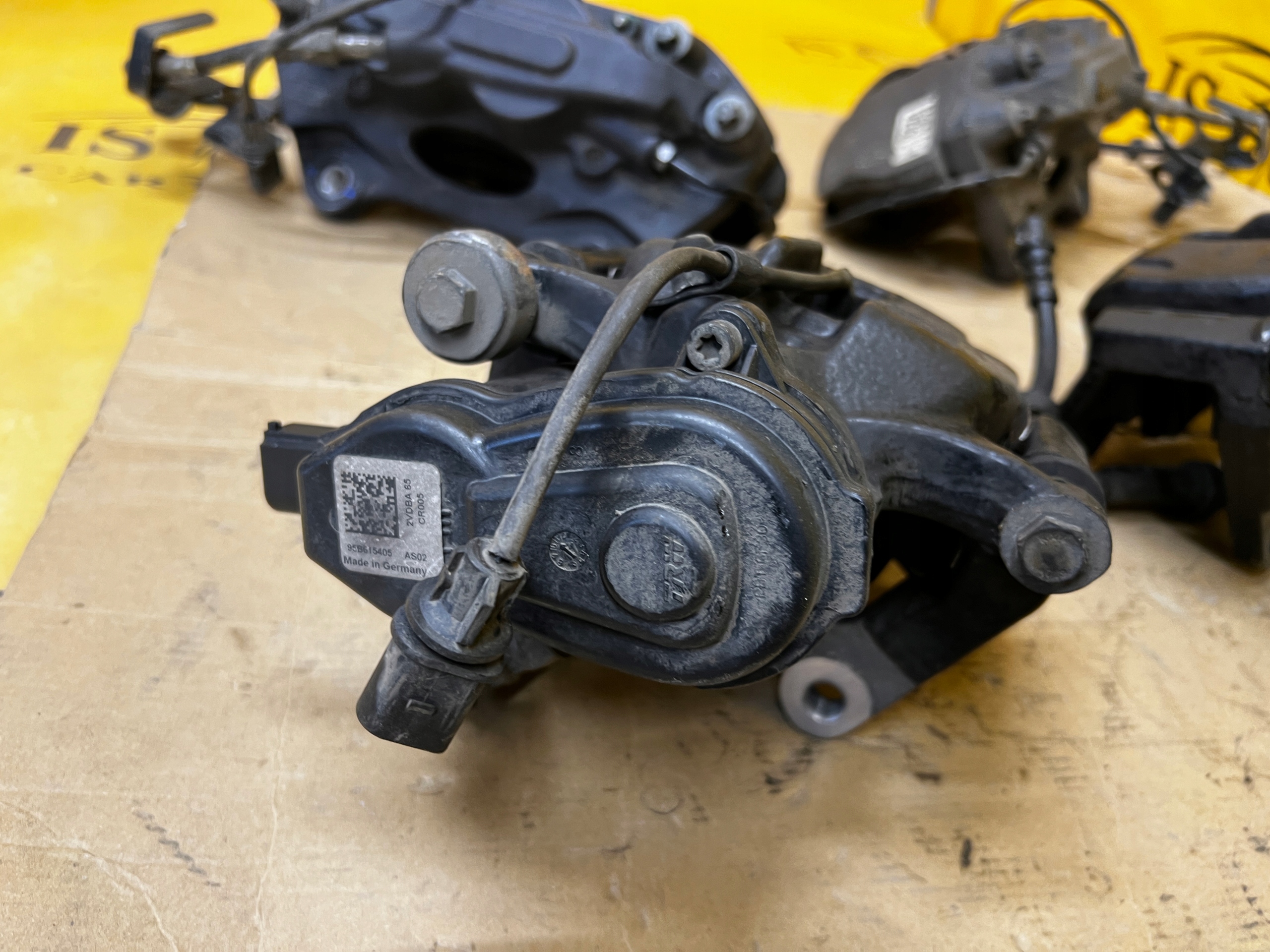 KOMPLET ZACISKI HAMULCOWE PRZÓD TYŁ PORSCHE MACAN 95B 2.0 TFSI