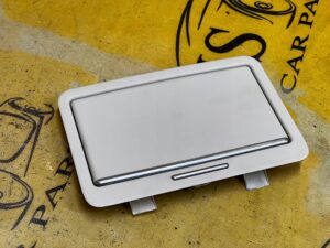 LAMPKA LUSTERKO WEWNĘTRZNE PODSUFITKI AUDI A8 D4 4H