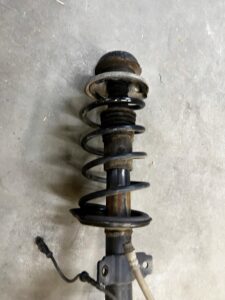 NOGA AMORTYZATOR ZWROTNICA PRZÓD PRAWY DACIA DUSTER II 2WD LIFT 1.0 TCE