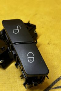 KOMPLET PRZEŁĄCZNIK PRZYCISK BLOKADY DRZWI LEWY PRAWY MERCEDES GL X166