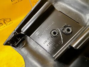 OSŁONA ZAŚLEPKA PLASTIK DACHU TYŁ PRAWA 4 DRZWI FORD BRONCO 21-