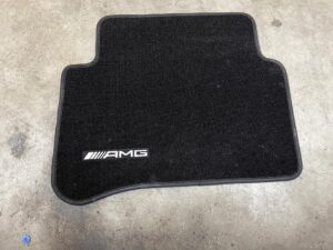 KOMPLET DYWANIKI WYCIERACZKI WELUROWE ORYGINALNE MERCEDES CLS W218 AMG