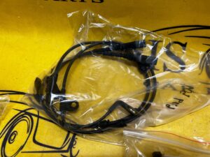 CZUJNIK ZUŻYCIA KLOCKÓW HAMULCOWYCH PRZÓD BMW X5 E70 X6 E71 NOWY OEM