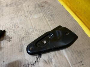 UCHWYT BLACHA WSPORNIK MOCOWANIE FORD BRONCO 21-