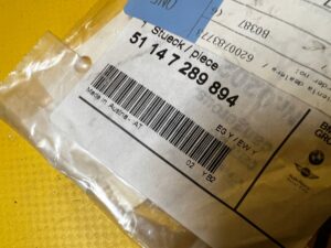 EMBLEMAT NAPIS ZNACZEK 335i BMW 3 F30 335i 335iX Hybrid 3 NOWY OEM