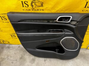 TAPICERKA BOCZEK DRZWI PRZÓD LEWY JEEP GRAND CHEROKEE WK2 HARMAN/HARDON