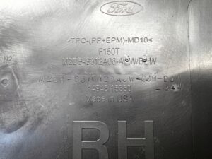 TAPICERKA BOCZEK BAGAŻNIKA TYŁ PRAWY PRAWA GŁOŚNIK 4 DRZWI FORD BRONCO 21-