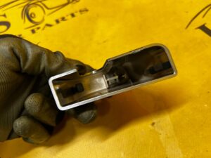 DEKOR OSŁONA ZAŚLEPKA TUNELU ŚRODKOWEGO LEWY LAND ROVER DISCOVERY 5 V L462