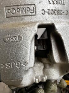 ZACISK HAMULCOWY PRZÓD LEWY FORD KUGA MK3