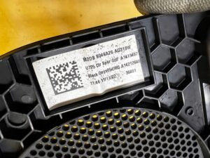 KRATKA GÓRNA OSŁONA MASKOWNICA GŁOŚNIKA DESKI KONSOLI FORD BRONCO 21-