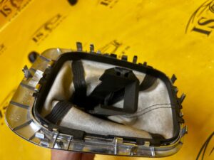 MIESZEK RAMKA WYBIERAKA SKRZYNI BIEGÓW SKÓRA RENAULT MEGANE IV GT LINE