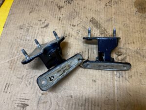 KOMPLET ZAWIASY DRZWI TYŁ LEWY MERCEDES GL X166 890