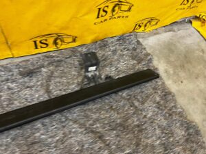 BOCZNY STOPIEŃ PRÓG PRAWY FORD BRONCO 21-