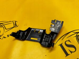 UCHWYT MOCOWANIE POSZYCIA SŁUPKA ŚRODKOWEGO B PRAWY PRAWE AUDI SQ7 Q7 4M0