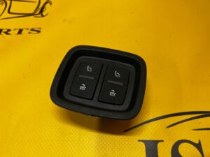 PRZYCISK PRZEŁACZNIK SKŁADANIA FOTELI KANAPY TYŁ AUDI SQ7 Q7 4M0