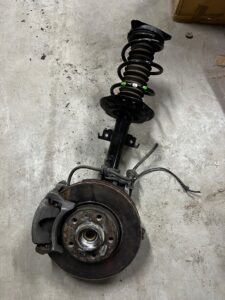 NOGA ZWROTNICA AMORTYZATOR PRZÓD LEWY LEWA RENAULT MEGANE IV