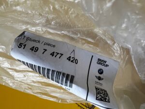 OSŁONA ZAWIASU KLAPY TYŁ BAGAŻNIKA PRAWY BMW 2 F44 GRAN COUPE NOWA OEM