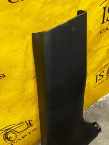 OSŁONA POSZYCIE SŁUPKA B ŚRODKOWA PRAWA PRAWY DOLNA NISSAN LEAF I ZE0