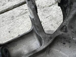 ZWROTNICA PIASTA TARCZA ZACISK TYŁ PRAWY LAND ROVER DISCOVERY V L462 2.0 D