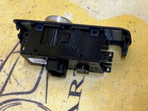 PRZEŁĄCZNIK PANEL ŚWIATEŁ FORD ESCAPE MK4 1.5 EB