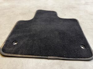 DYWANIK WELUROWY PRZÓD LEWY ORYGINALNY LAND ROVER DISCOVERY SPORT L550