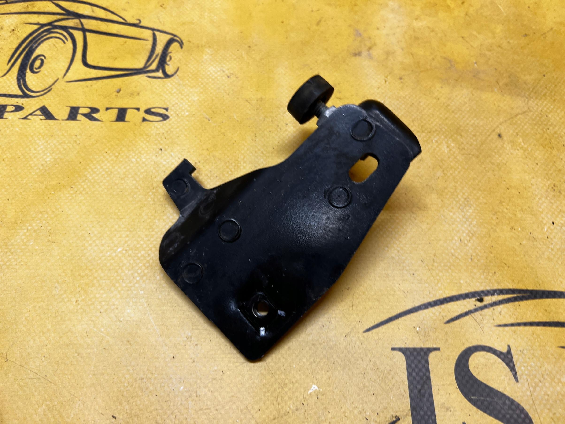 ODBÓJ MOCOWANIE REGULACJA MASKI PRAWY PRAWA CHEVROLET CORVETTE C5 97-04