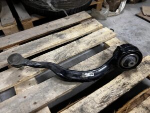 WAHACZ PRZÓD LEWY LAND ROVER DISCOVERY V L462 2.0 D