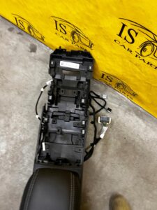 PODŁOKIETNIK SCHOWEK TUNELU ŚRODKOWEGO FORD ESCAPE MK4 1.5 EB