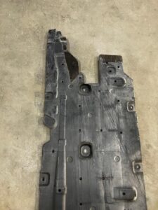 PŁYTA OSŁONA PODWOZIA LEWA RENAULT MEGANE IV HB